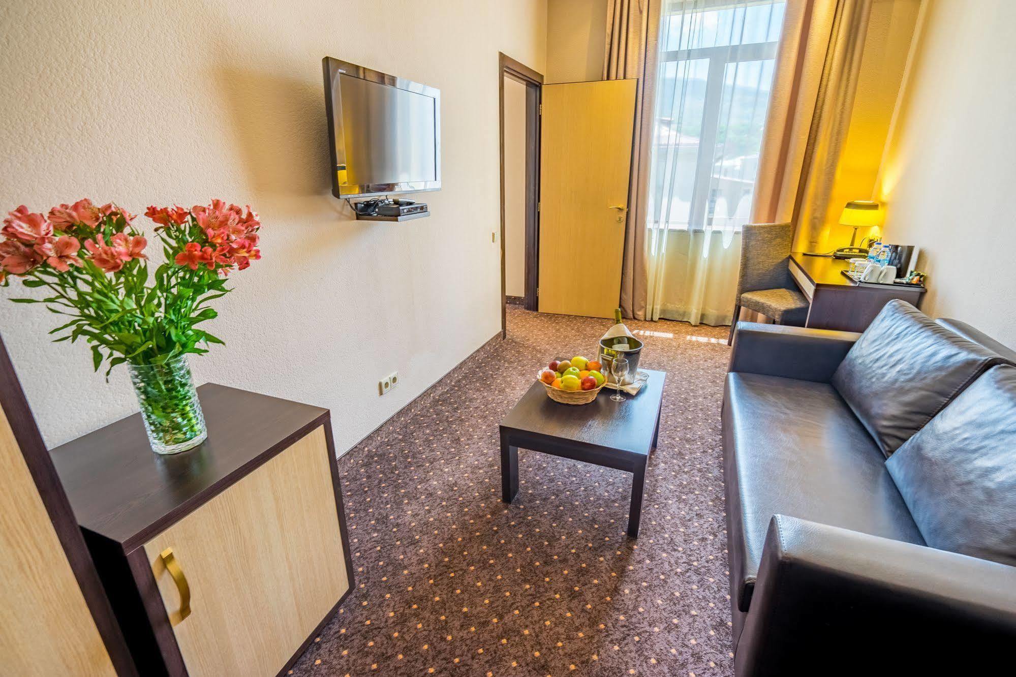 Hotel Lomsia อาคัลท์ชิกเค ภายนอก รูปภาพ