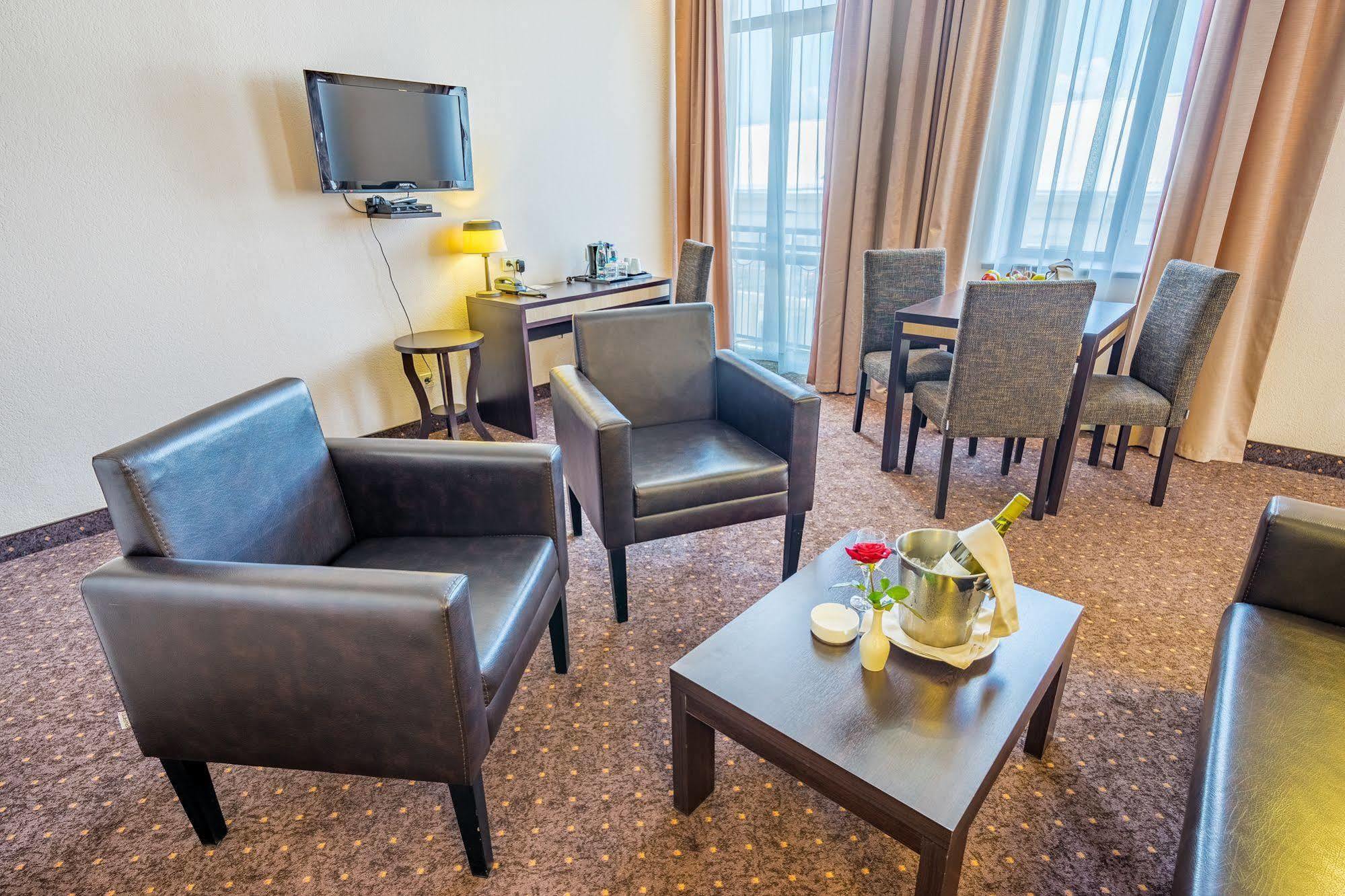 Hotel Lomsia อาคัลท์ชิกเค ภายนอก รูปภาพ