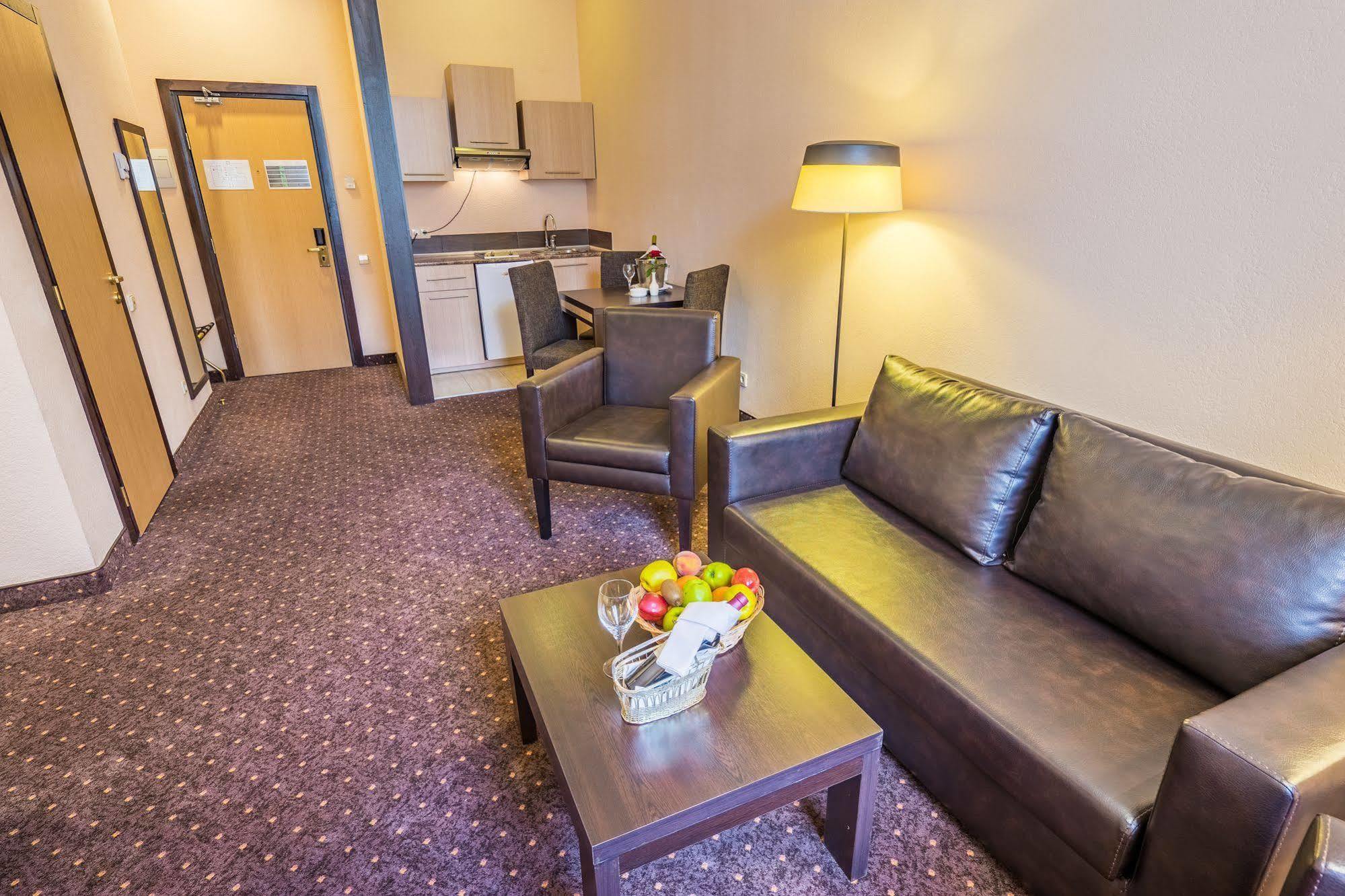Hotel Lomsia อาคัลท์ชิกเค ภายนอก รูปภาพ