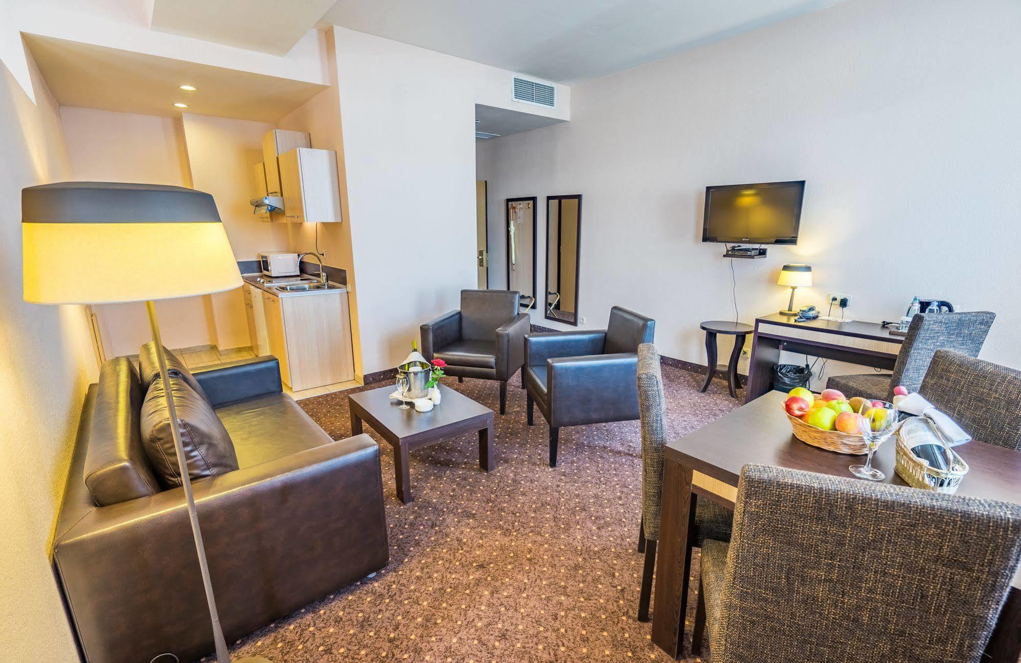 Hotel Lomsia อาคัลท์ชิกเค ภายนอก รูปภาพ