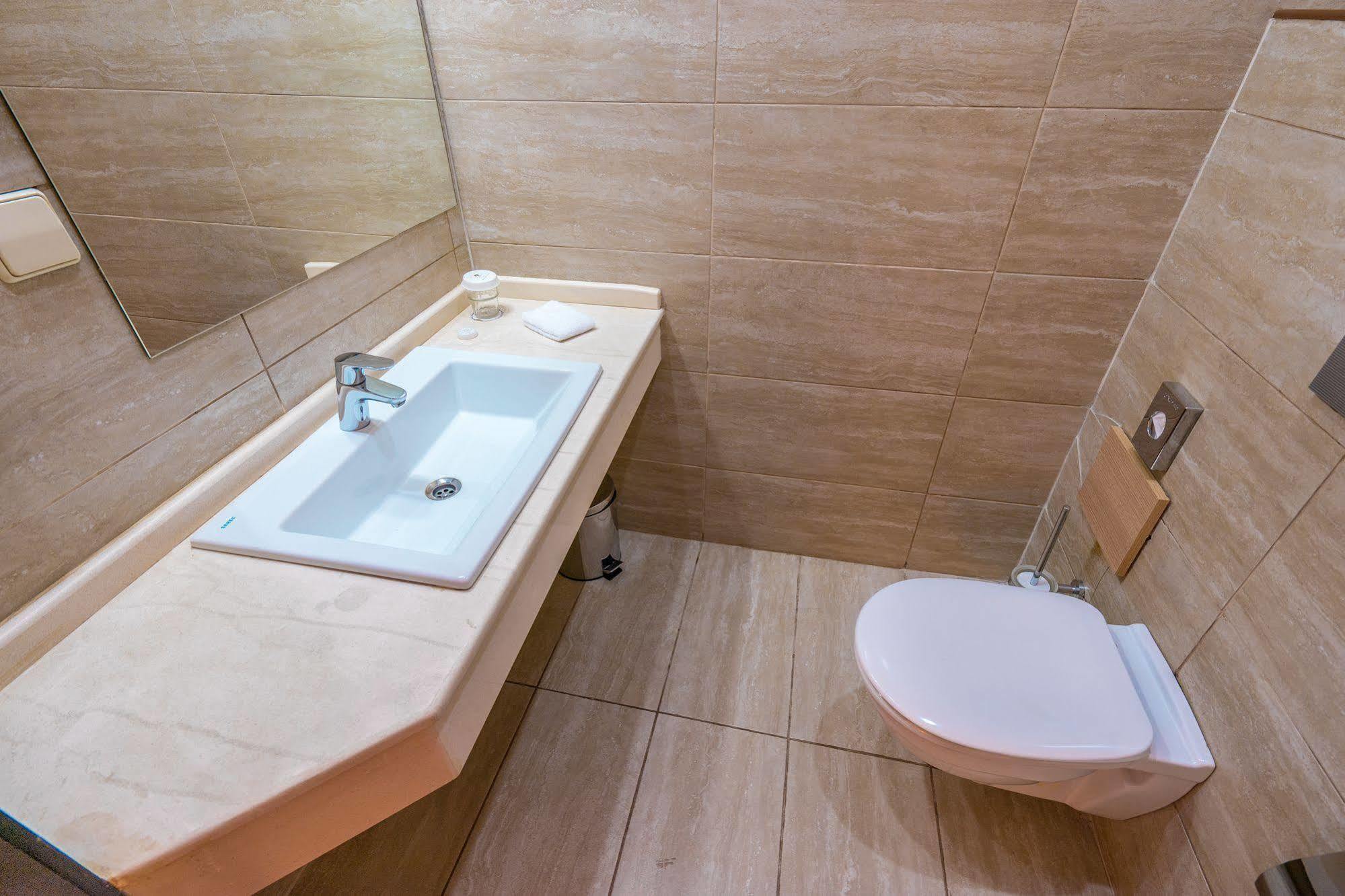 Hotel Lomsia อาคัลท์ชิกเค ภายนอก รูปภาพ