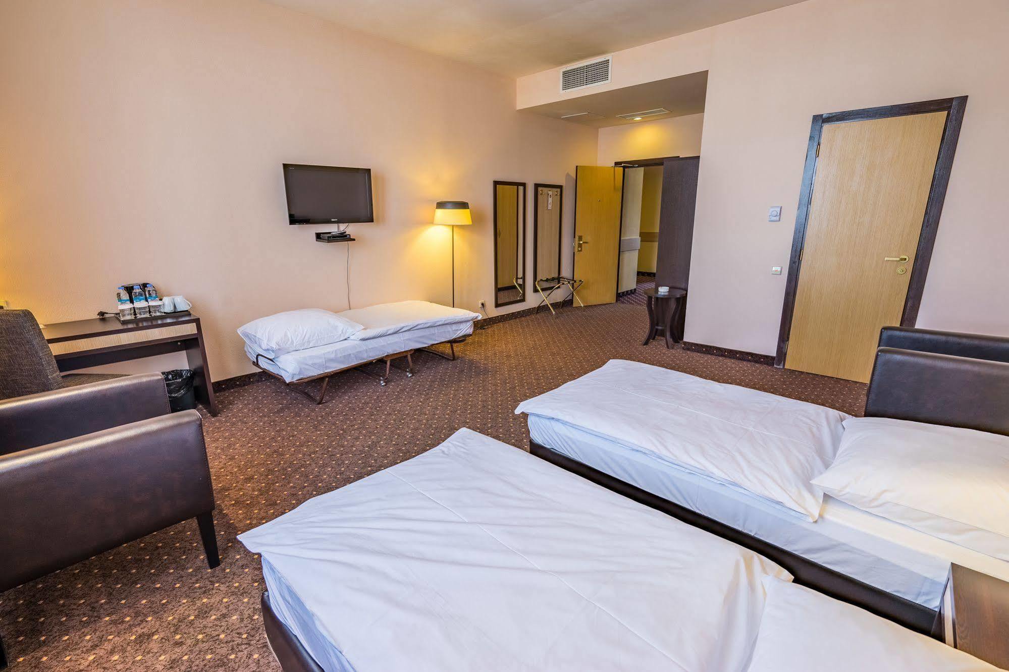 Hotel Lomsia อาคัลท์ชิกเค ภายนอก รูปภาพ